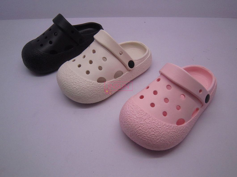 CHILD CLOGS
