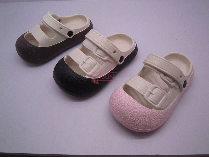 CHILD CLOGS
