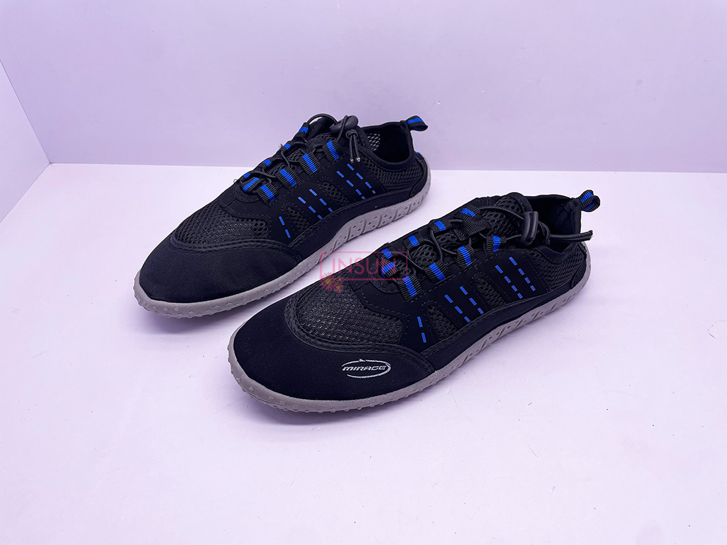 AQUA SHOES