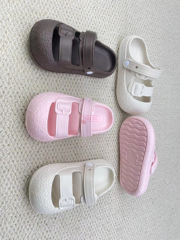 CHILD CLOGS