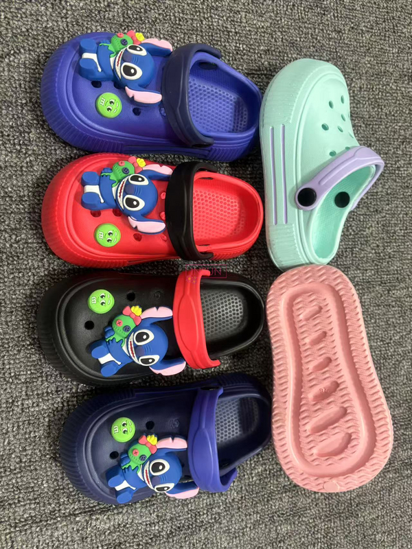 CHILD CLOGS
