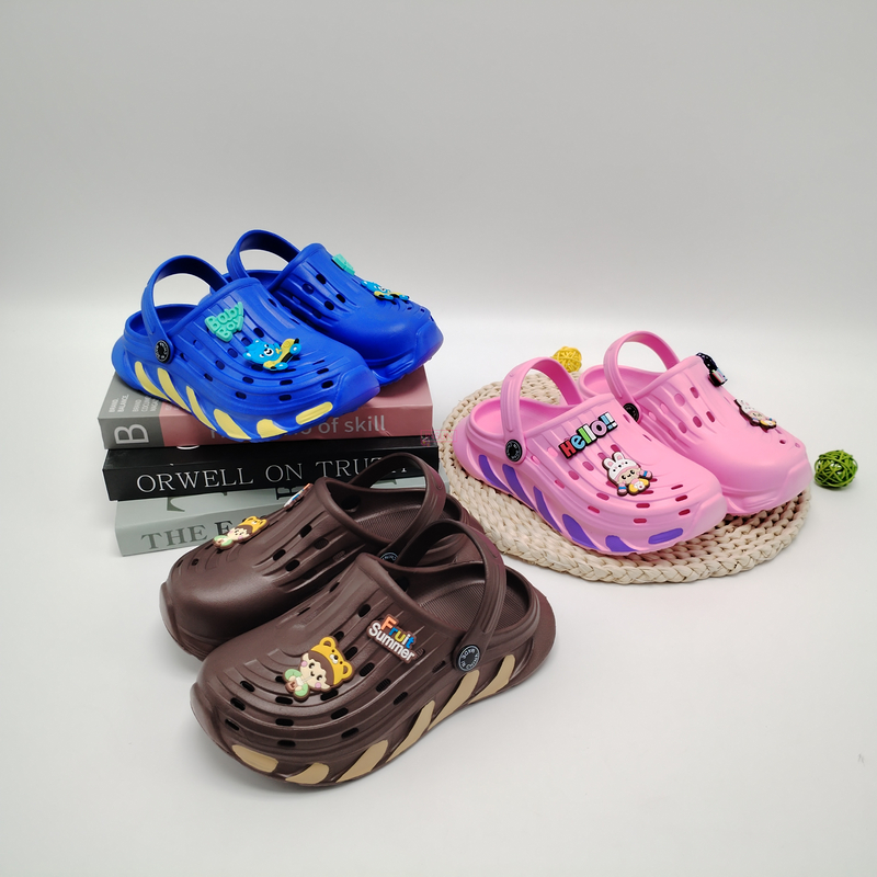 CHILD CLOGS