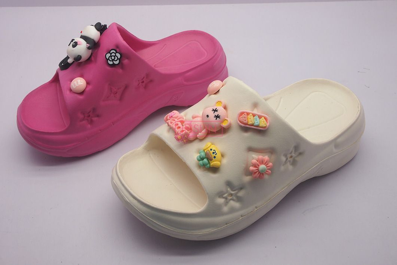 INJECTION SLIDE SLIPPERS