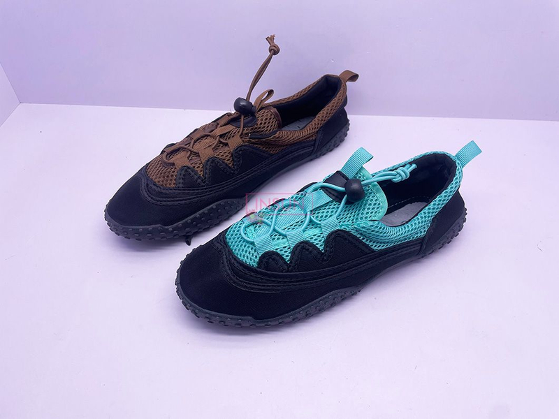 AQUA SHOES