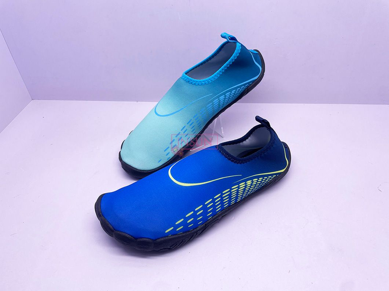 AQUA SHOES