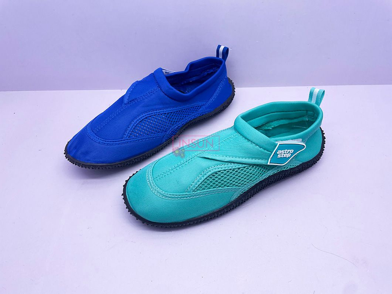 AQUA SHOES
