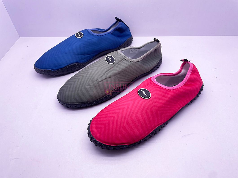AQUA SHOES