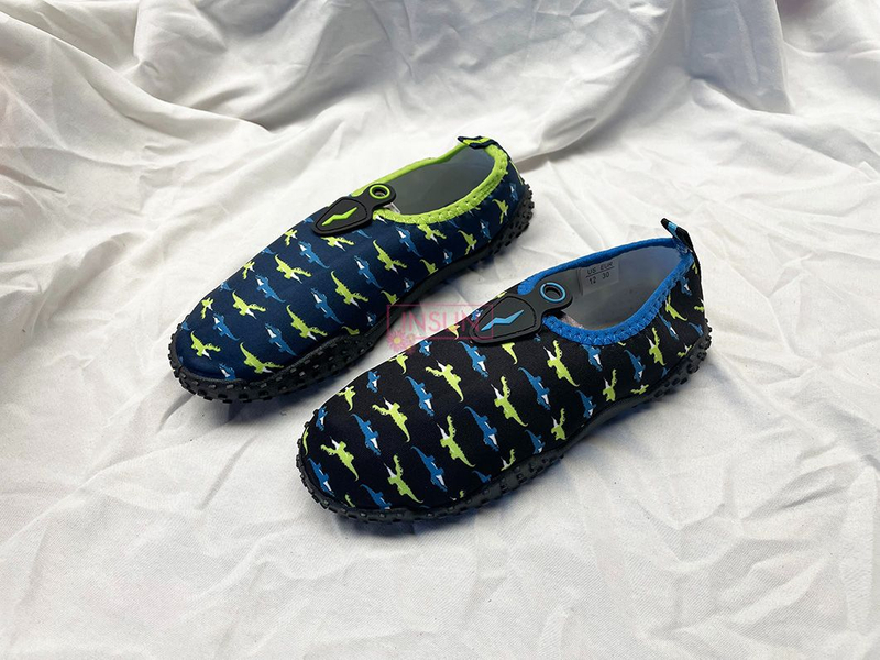 AQUA SHOES