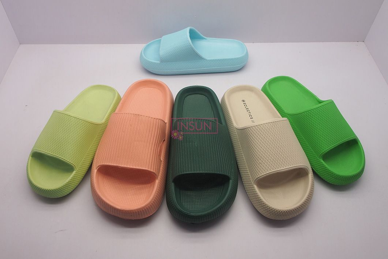 INJECTION SLIDE SLIPPERS