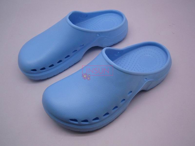 WOMAN CLOGS