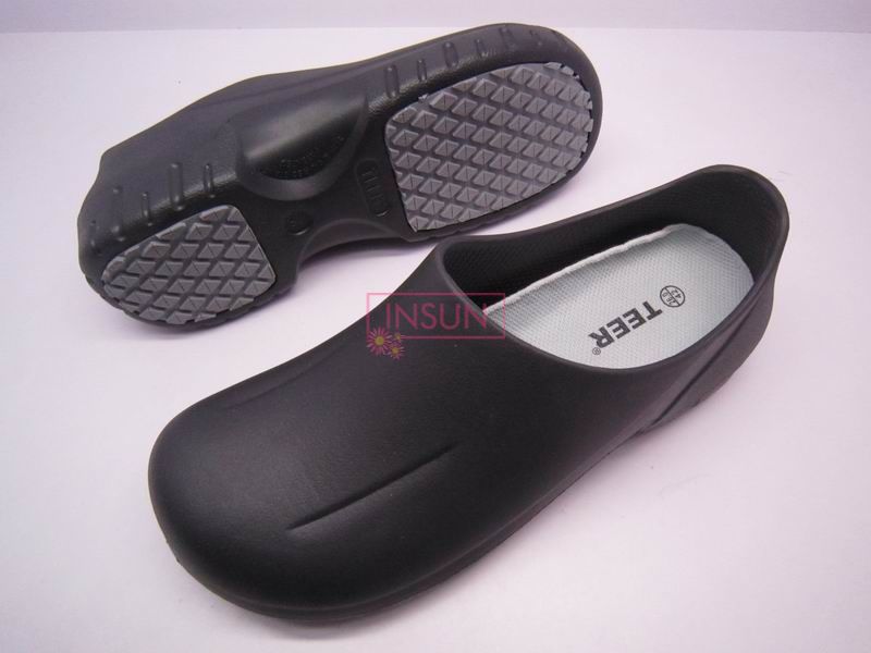 MEN CLOGS