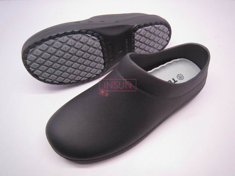 MEN CLOGS