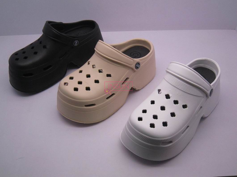 WOMEN CLOG