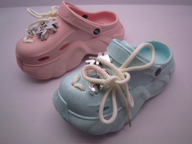 WOMEN CLOG