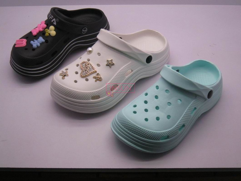 WOMEN CLOG