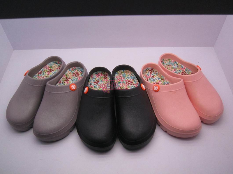 WOMEN CLOG