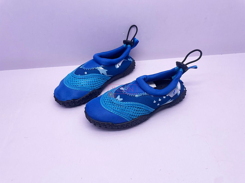 AQUA SHOES