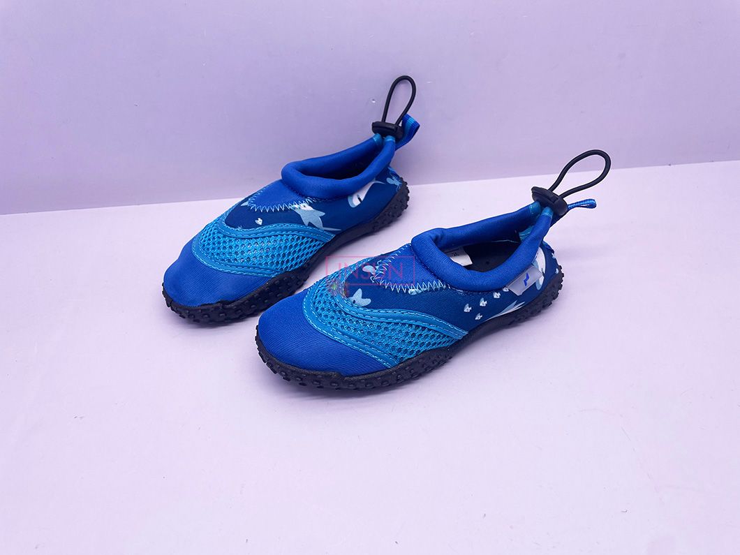 AQUA SHOES