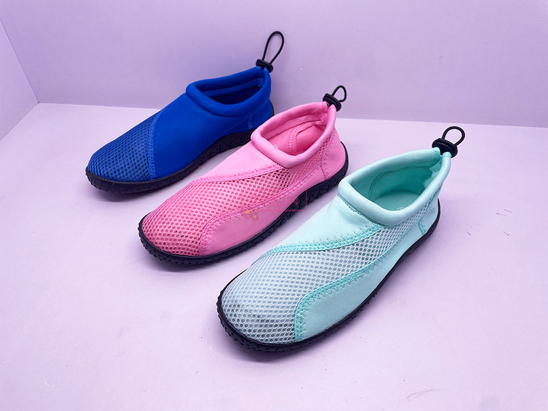 AQUA SHOES