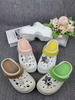WOMAN CLOGS