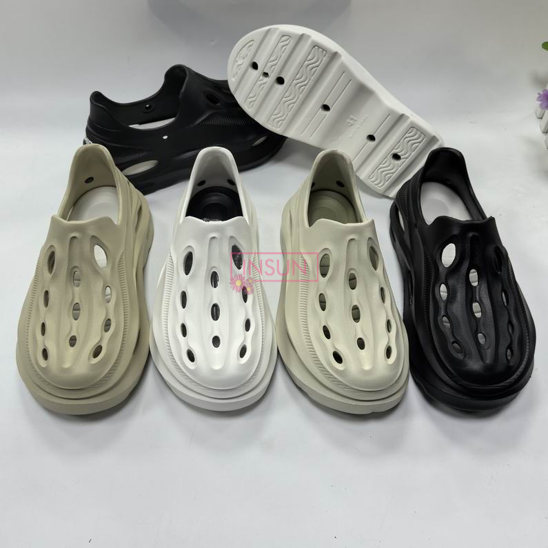MEN CLOGS