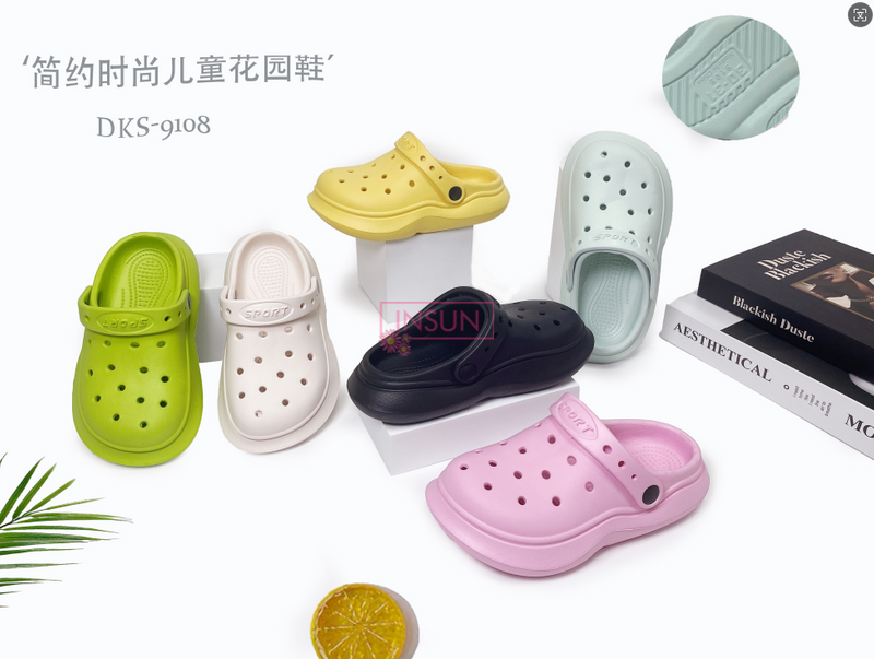 CHILD CLOGS