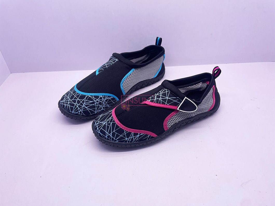 AQUA SHOES