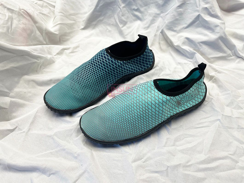 AQUA SHOES
