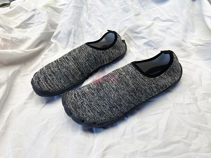 AQUA SHOES