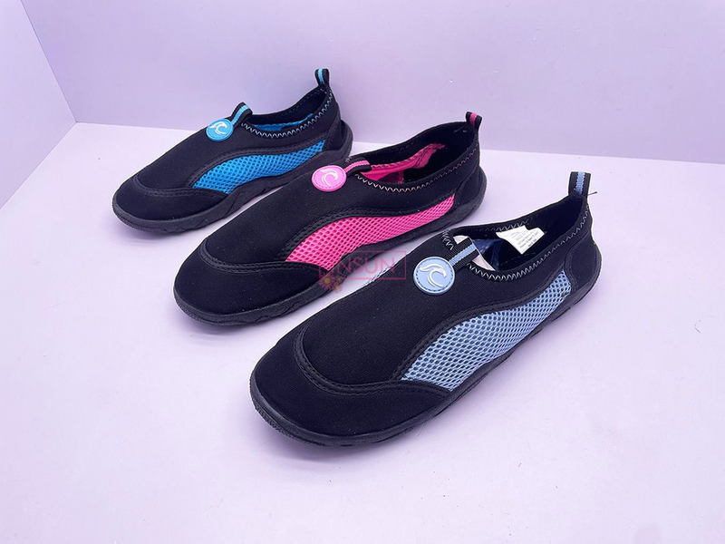 AQUA SHOES