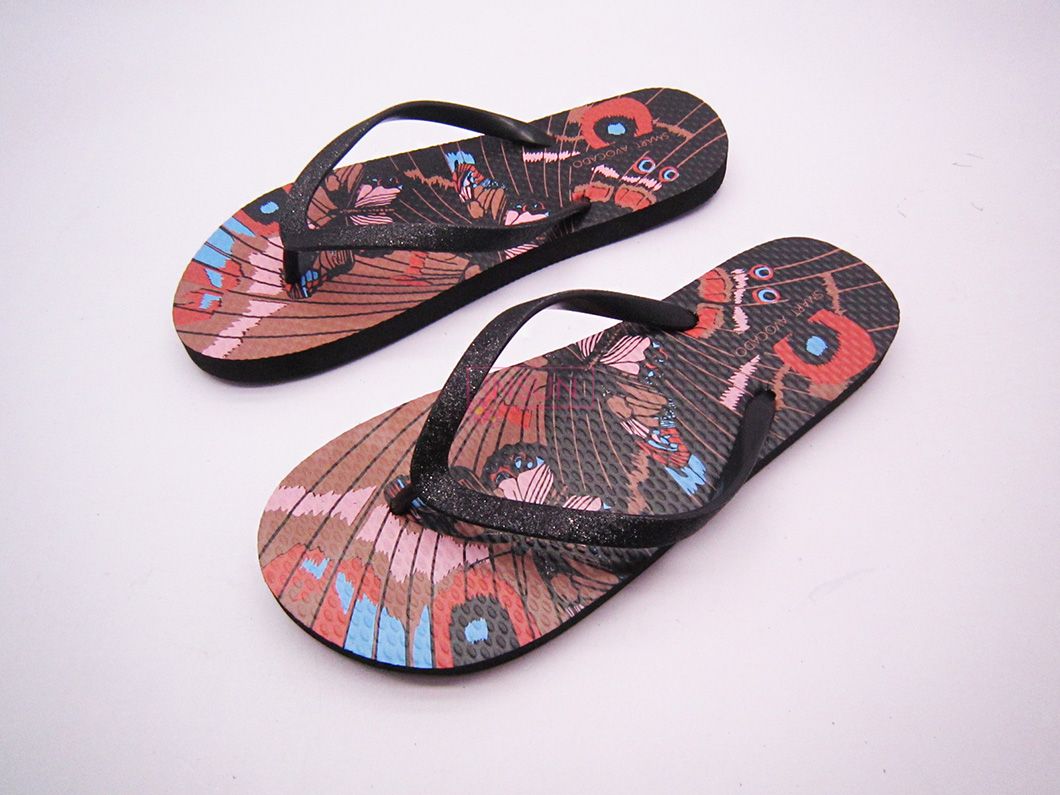 FLIP FLOPS