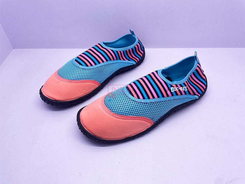 AQUA SHOES