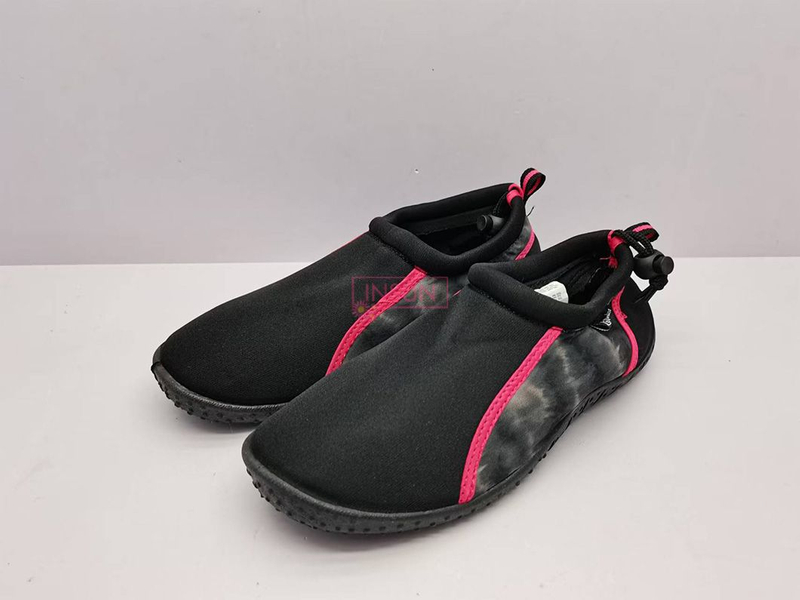 AQUA SHOES