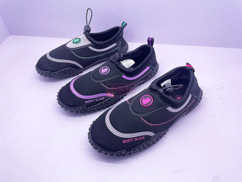 AQUA SHOES