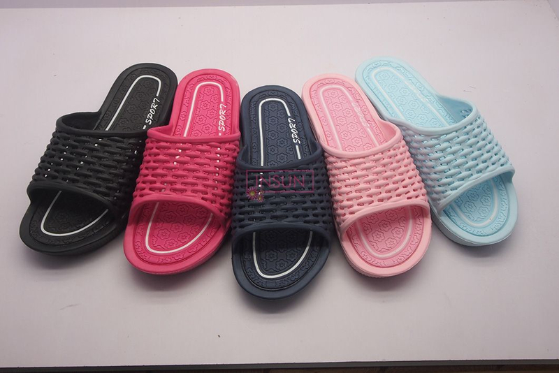 INJECTION SLIDE SLIPPERS