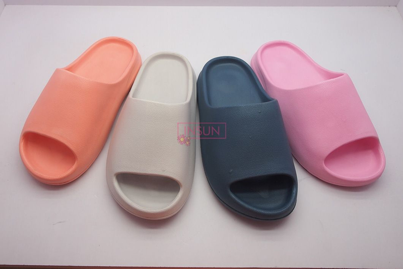 INJECTION SLIDE SLIPPERS