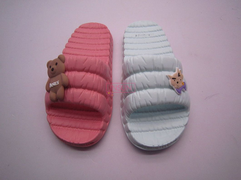 INJECTION SLIDE SLIPPERS