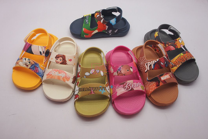 INJECTION SLIDE SLIPPERS