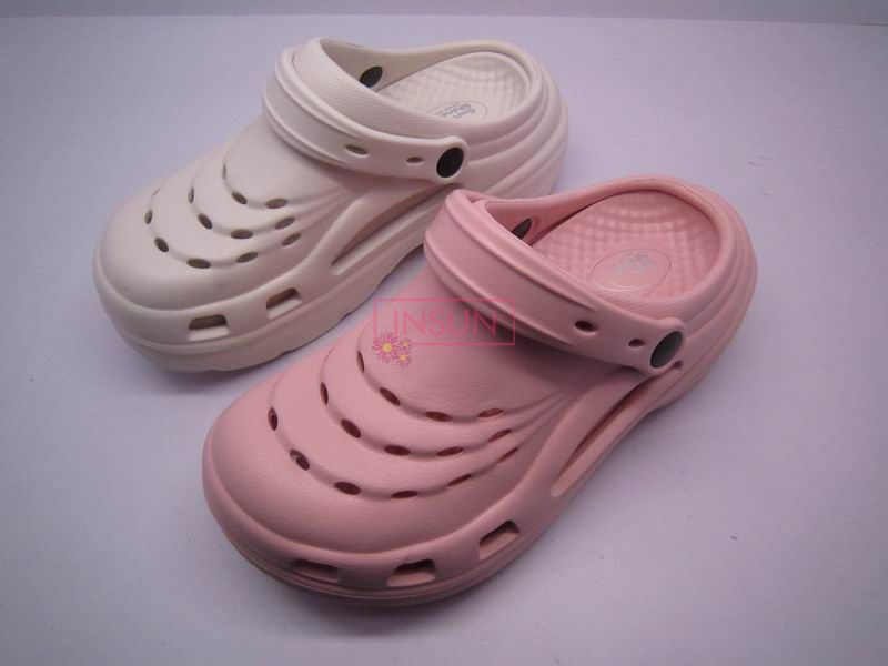 WOMAN CLOGS
