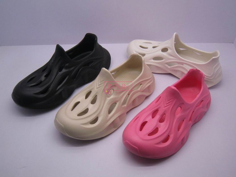 WOMEN CLOG
