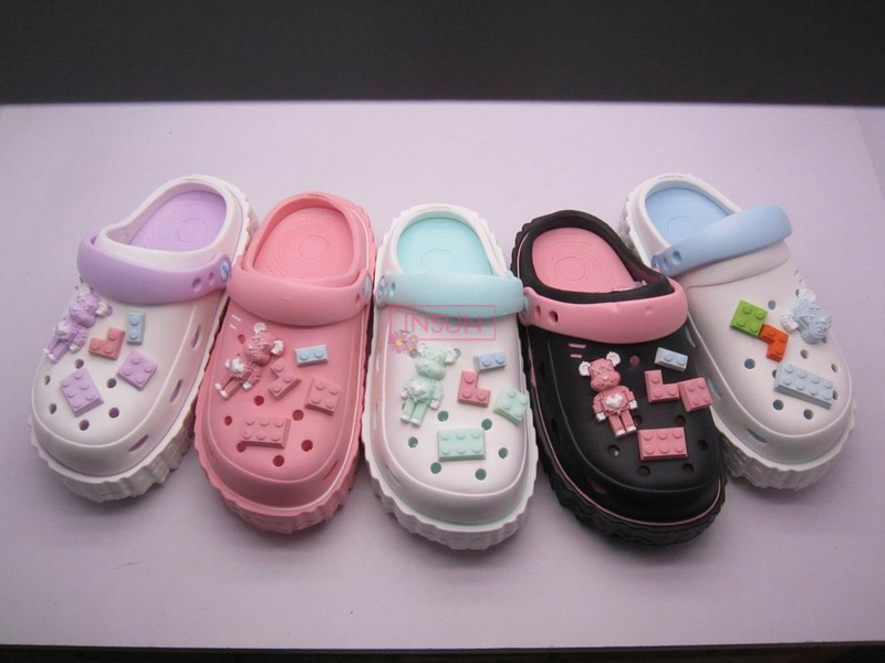 WOMEN CLOG
