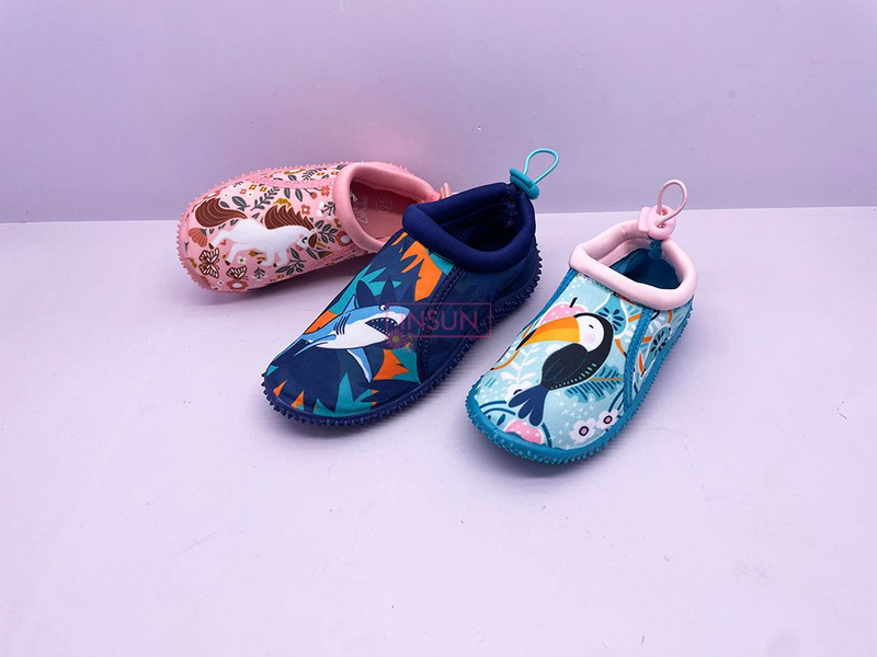 AQUA SHOES