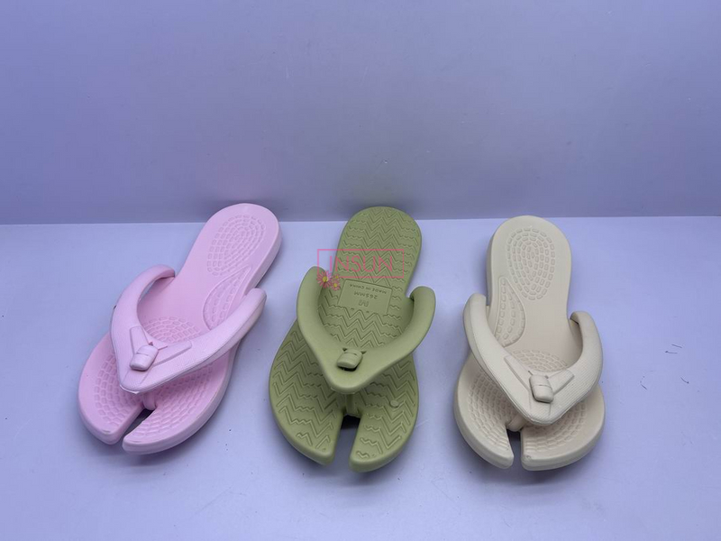 INJECTION THONG STRAP