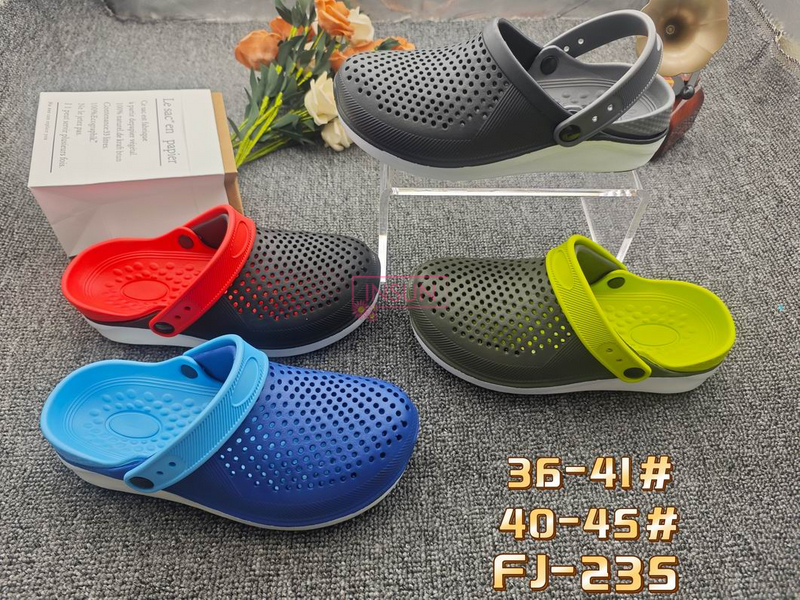 MEN CLOGS
