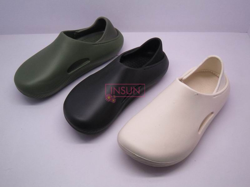 MEN CLOGS