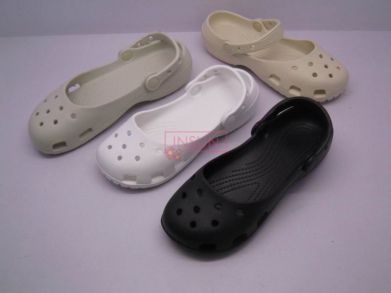 WOMAN CLOGS