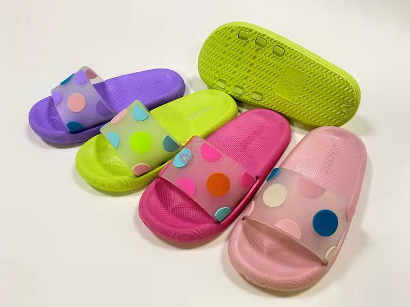 INJECTION CHILD SLIPPERS