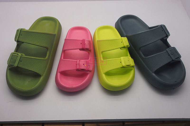 INJECTION SLIDE SLIPPERS