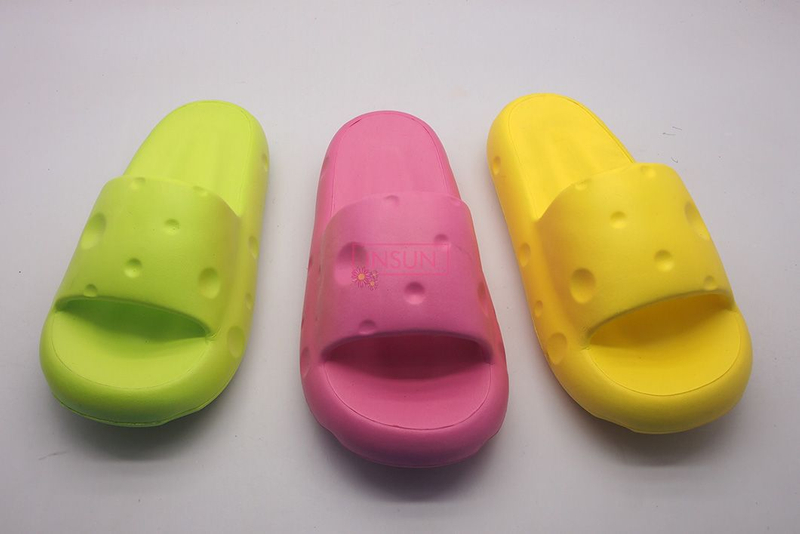 INJECTION SLIDE SLIPPERS