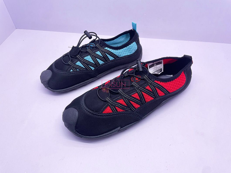 AQUA SHOES